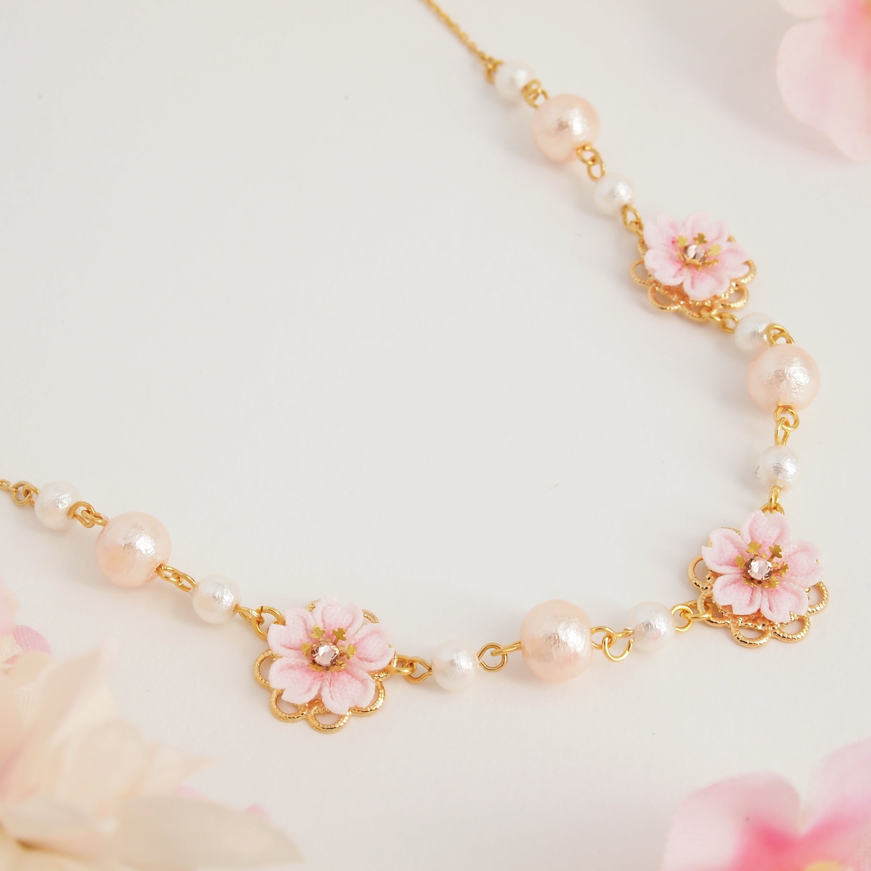 つまみ細工＊ 桜とコットンパールのネックレス ~花の宴~ 】---フラワー