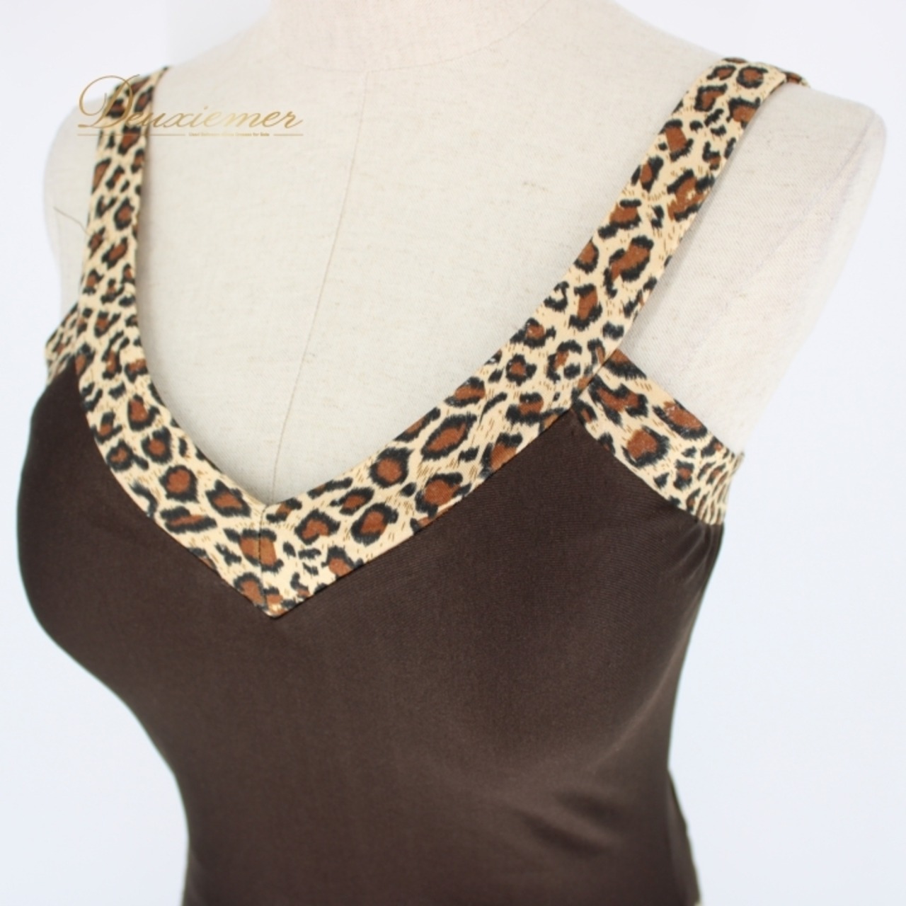 社交ダンス 衣装 スタンダード ドレス ワンピース レッスンウェア パーティドレス オールシーズン ブラウン系 ベージュ系 ヒョウ柄 茶色 派手 Mサイズ 伸縮性あり 外出用 舞台衣装 フォーマル シック おしゃれ スリム フレア シングル パーティー ダンスウェア 競技用 エレガント スタイリッシュ お洒落 コスチューム