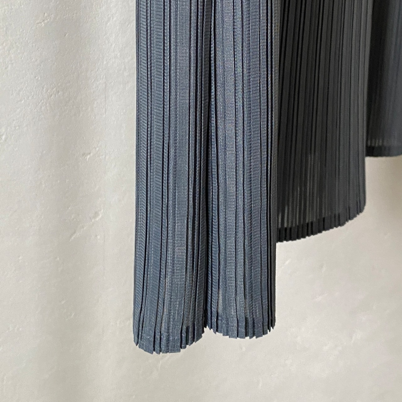 【受注予約：7月中旬入荷予定】pleated 【SK】/gray