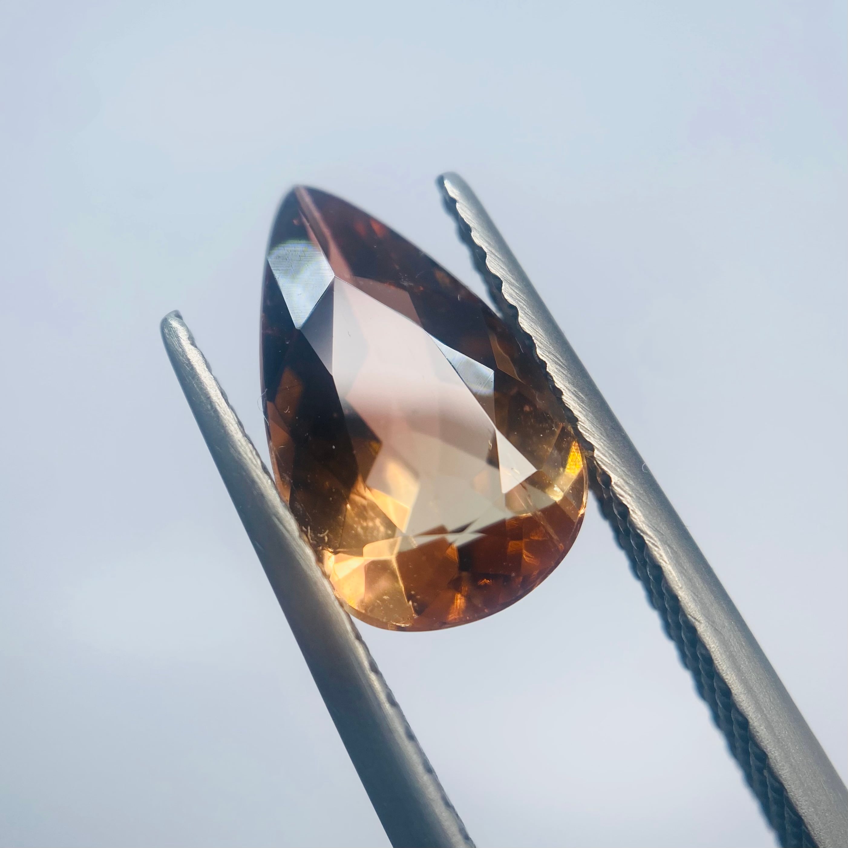 珍しいブラウン系グラデーションの大人トルマリン