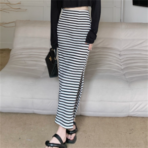 【送料無料】 スカート ロングスカート ペンシルスカート ロング マキシ丈 Iライン シンプル スリット 薄手 かわいい 大人可愛い きれいめ カジュアル 大人 おしゃれ お洒落 コンサバ系 ラフ 抜け感 ガーリー ボーダー しましま 夏 20代 30代 40代 レディース 女性用 ママ服 デート お出かけ 休日 アウトドア お茶会 女子会 授業参観 着回し 普段使い ファッション コーデ スタイル 楽ちん 体型カバー 美脚 脚長 定番 プチプラ 着痩せ ホワイト