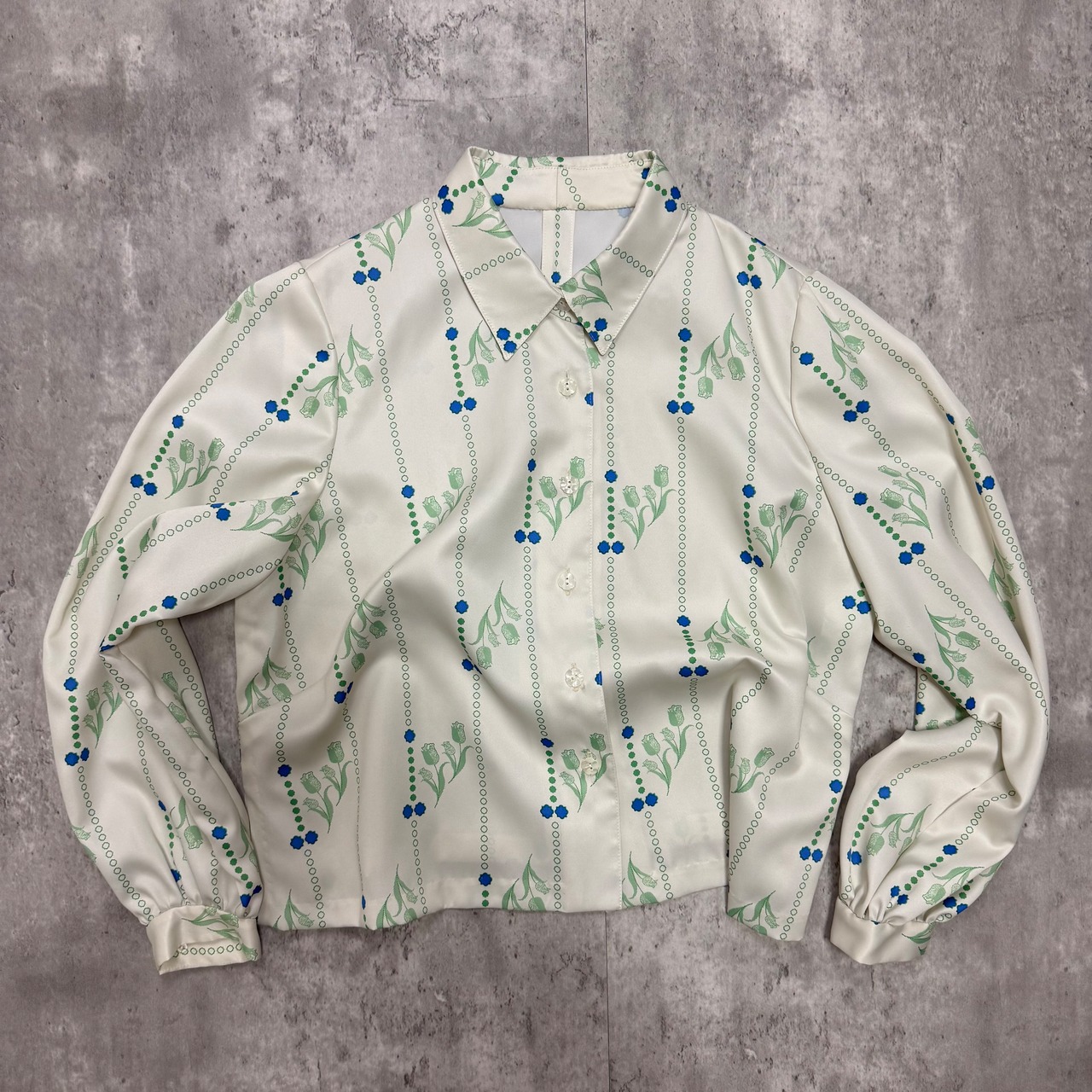 長袖　シャツブラウス　短丈　花柄　高級感