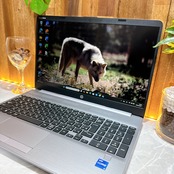 美品/ HP 250 G9 /最高峰i5第12世代/SSD256GB/ メモリ8GB/大型15.6インチ/人気ノートパソコン