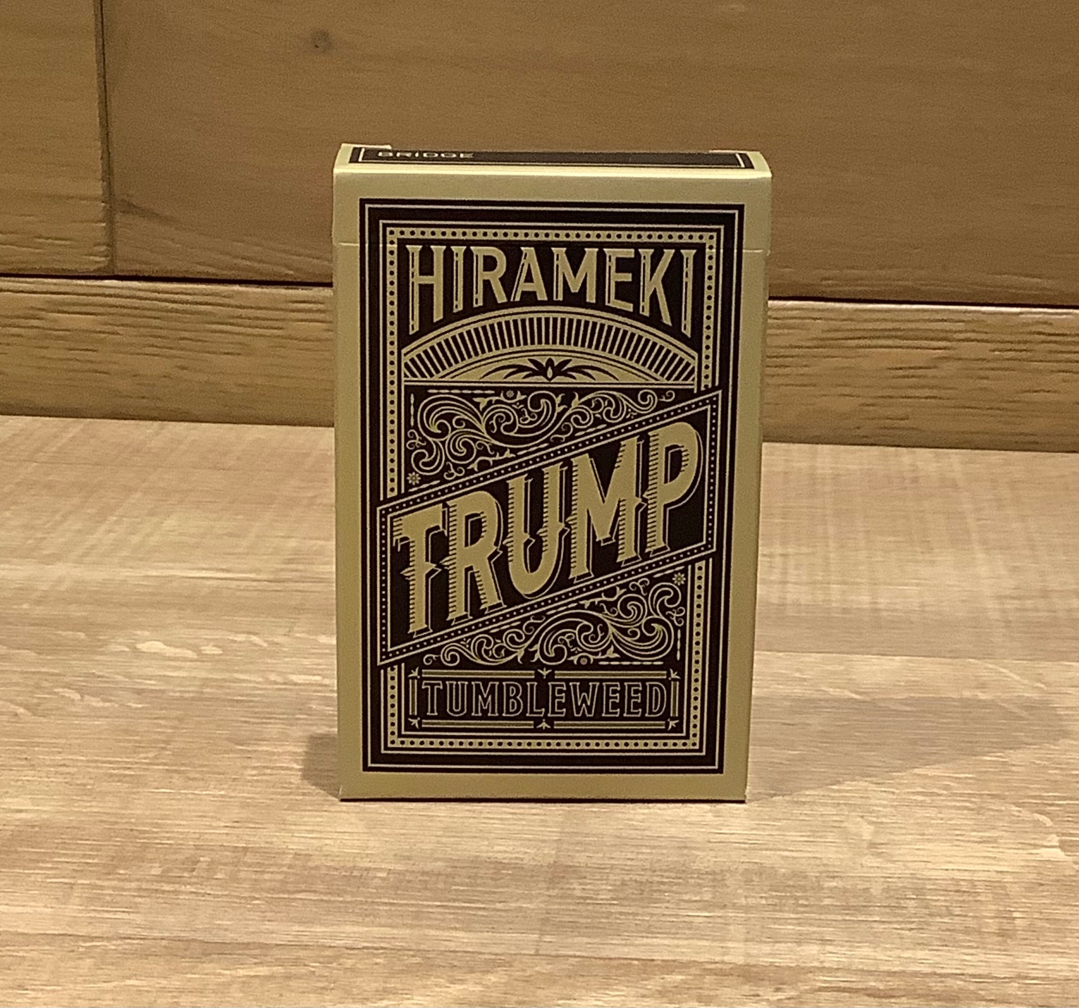 HIRAMEKI TRUMP SILVER | 時解 eScape cafe