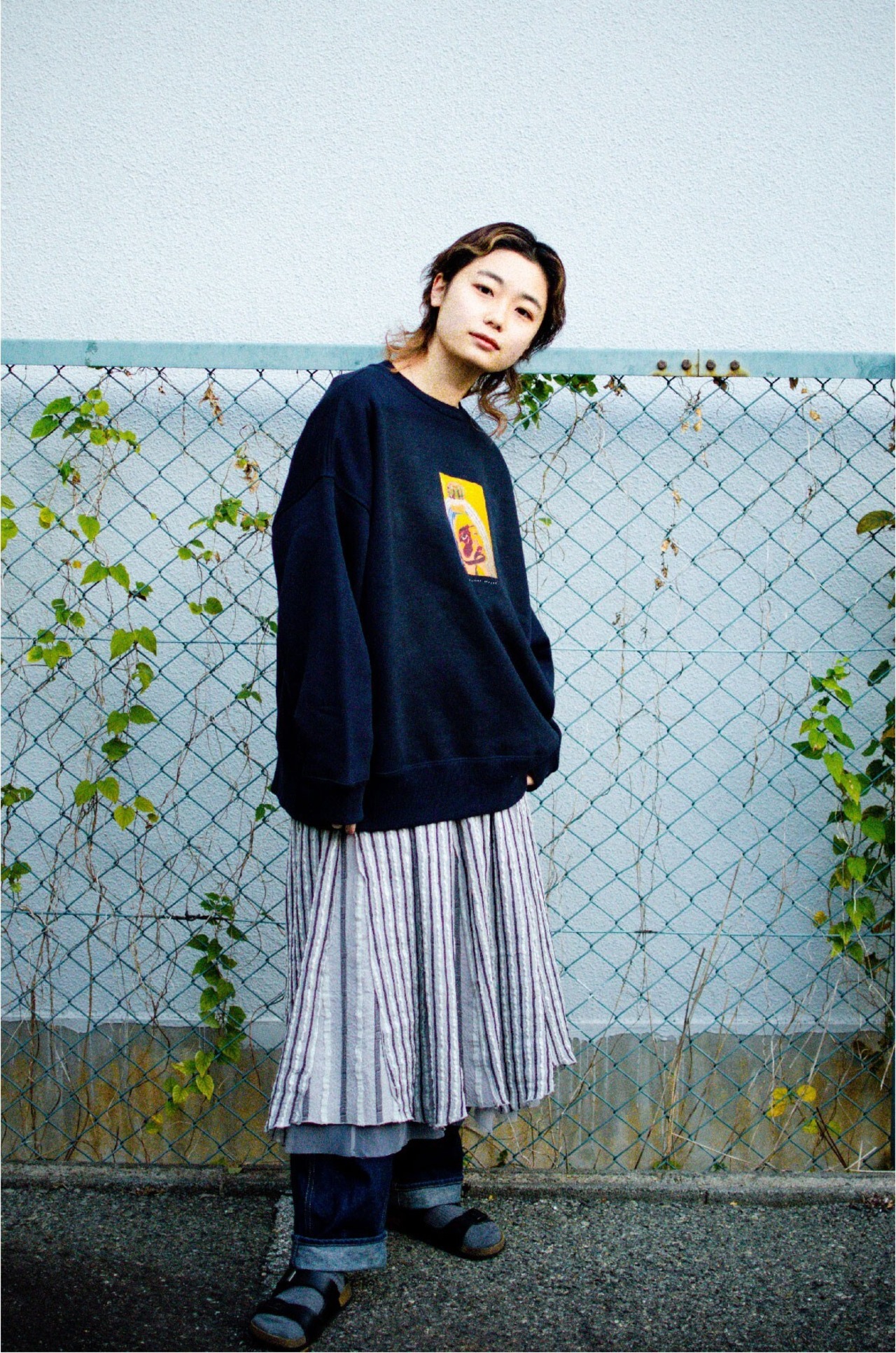 4.5TATAMI Big Silhouette Sweat navy