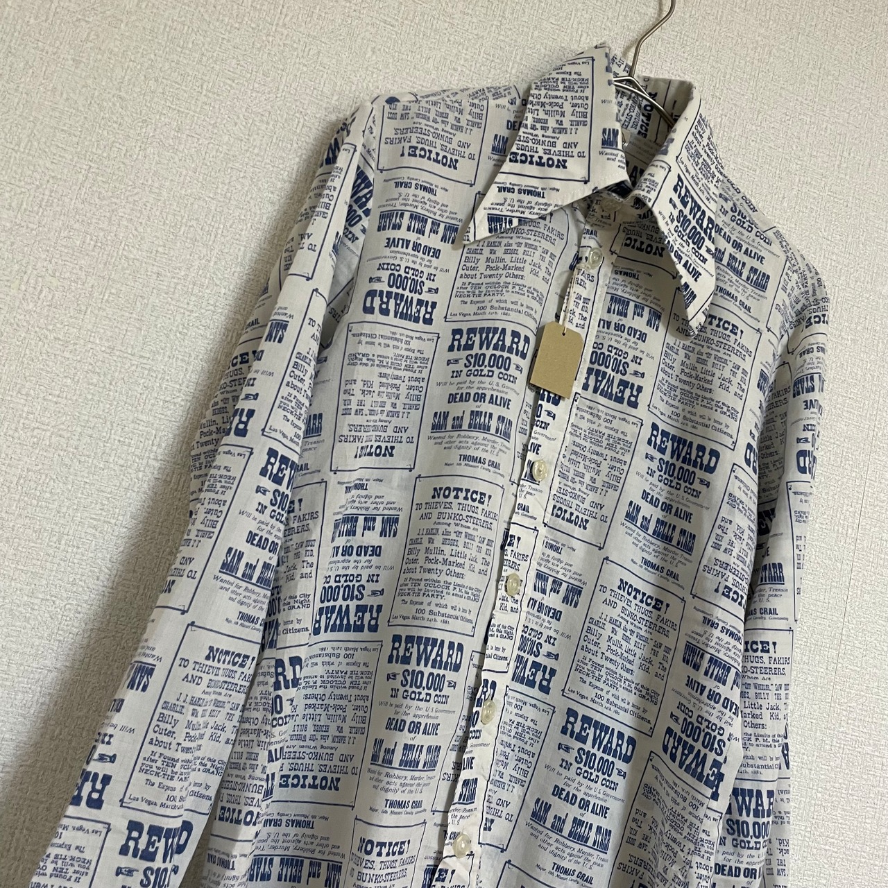 ユーロ　Monokel　総柄 英字 長袖シャツ