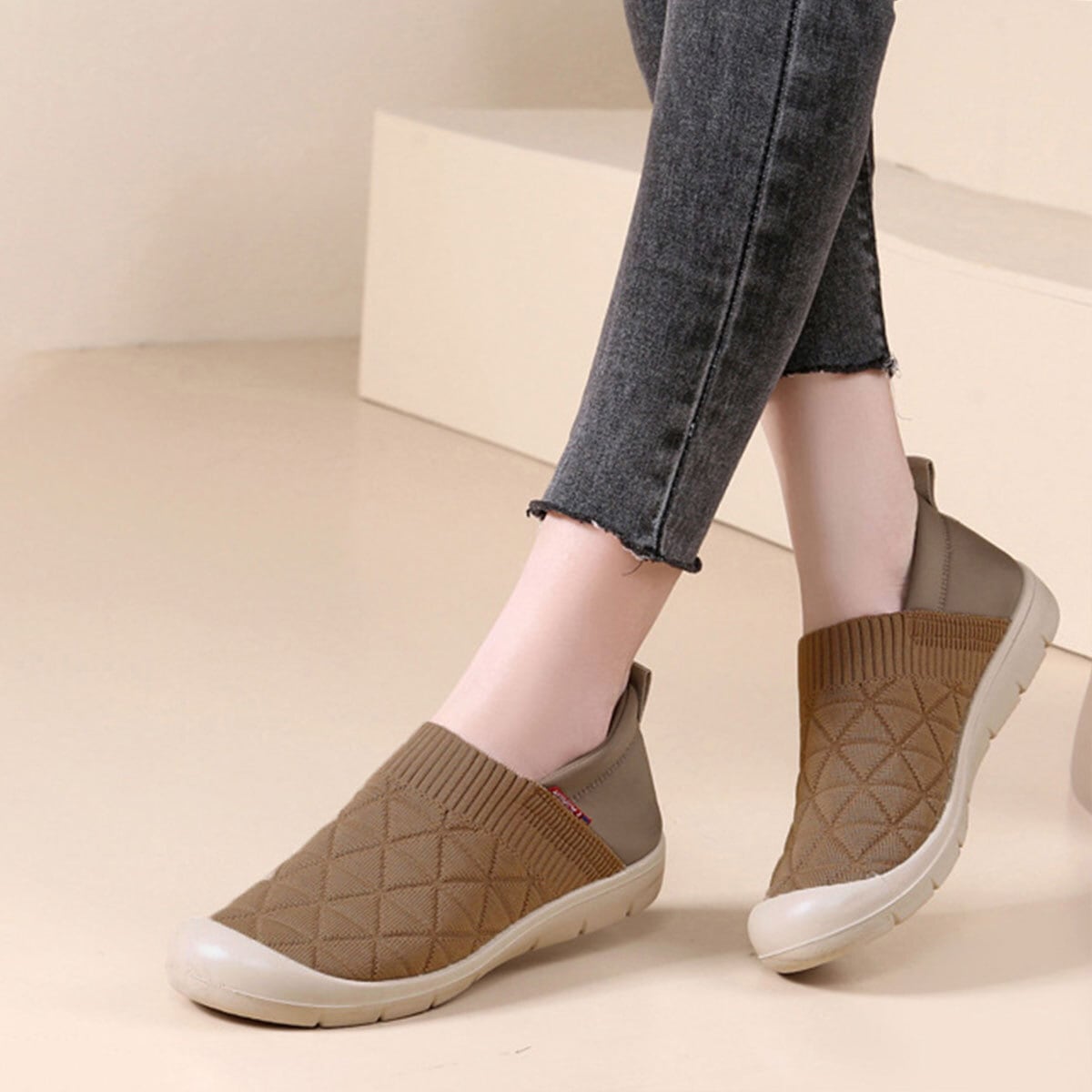 スリッポン ニット スニーカー レディース 春夏秋 韓国 シューズ 通気性 軽量 通勤 通学 学生 大人 カジュアル シンプル 歩きやすい 履きやすい 疲れにくい ウォーキング ジョギング 大人可愛い 大人女子