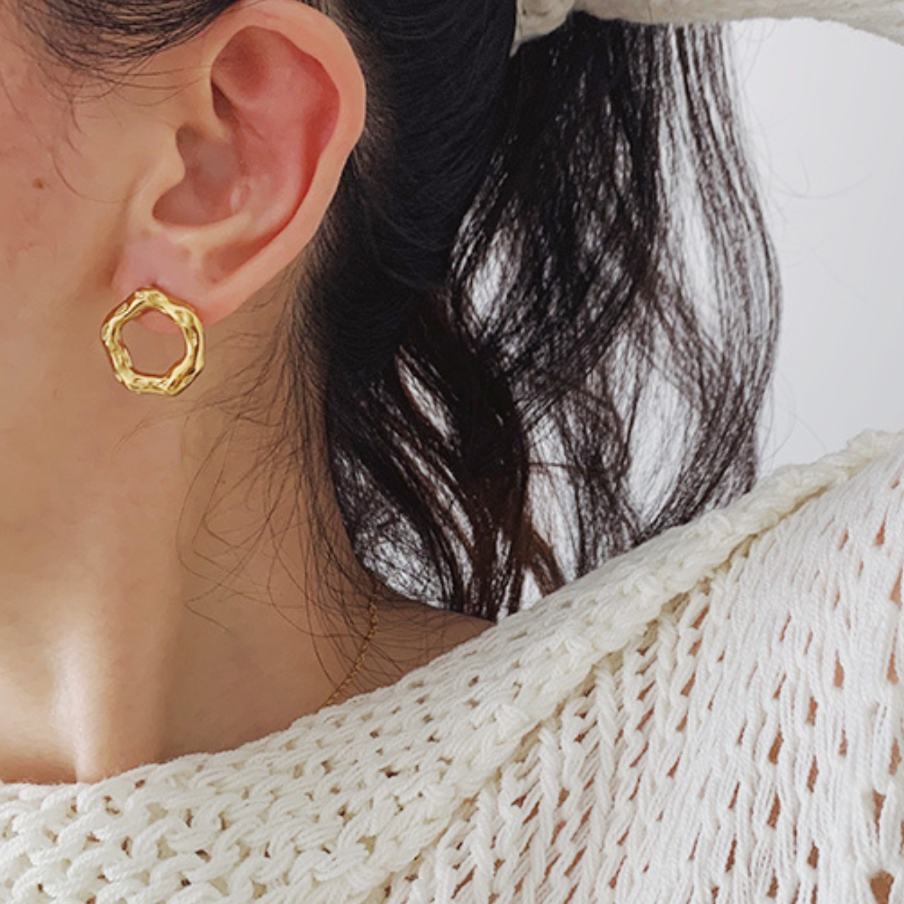 Rough Round Earrings. T6072