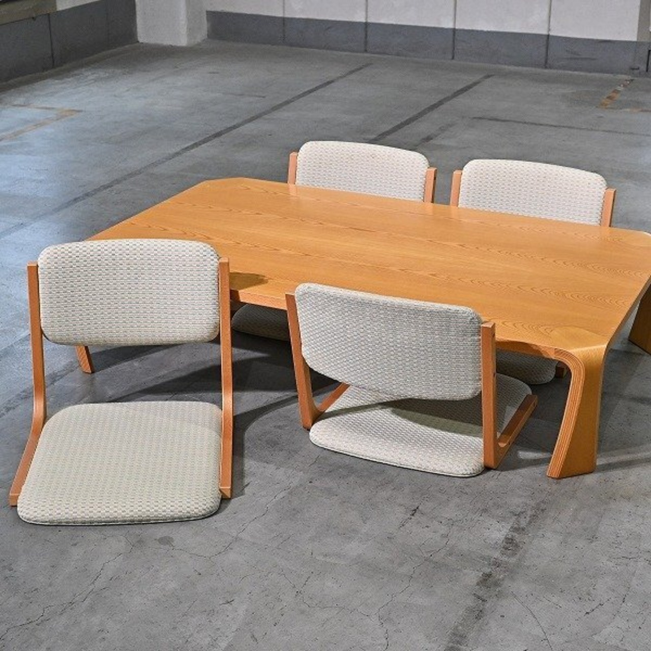 天童木工 座卓5点セット ケヤキ材 座椅子 乾三郎 プライウッド 成形合板 曲げ木 和室 ナチュラル リビング ダイニング Tendo【中古家具/中古インテリア/USED家具ユーズド家具/リサイクル】