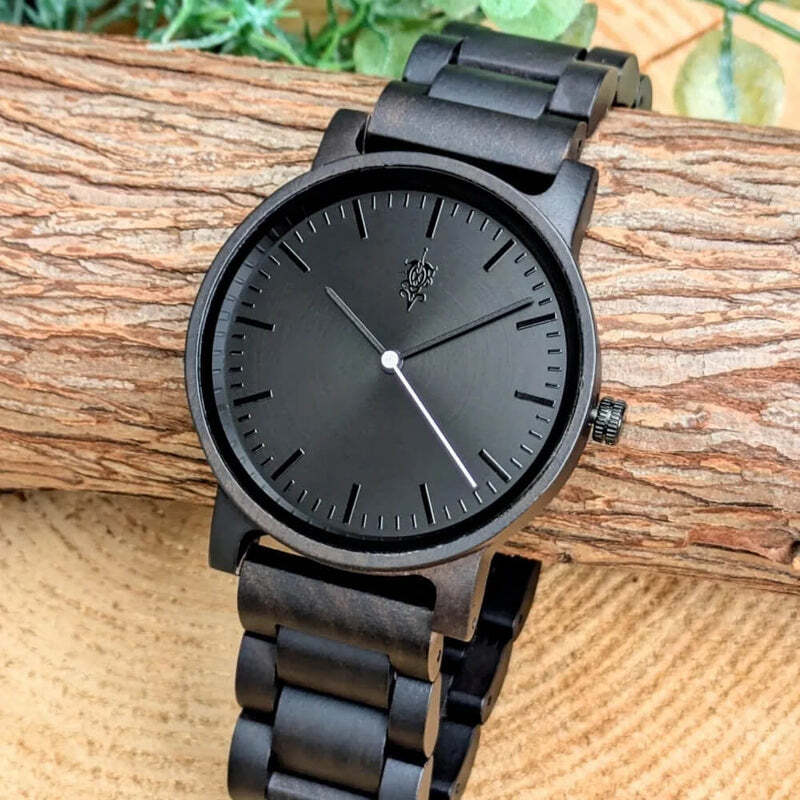 グラデーションブラック文字盤×サンダルウッドの木製腕時計 40mm 男性