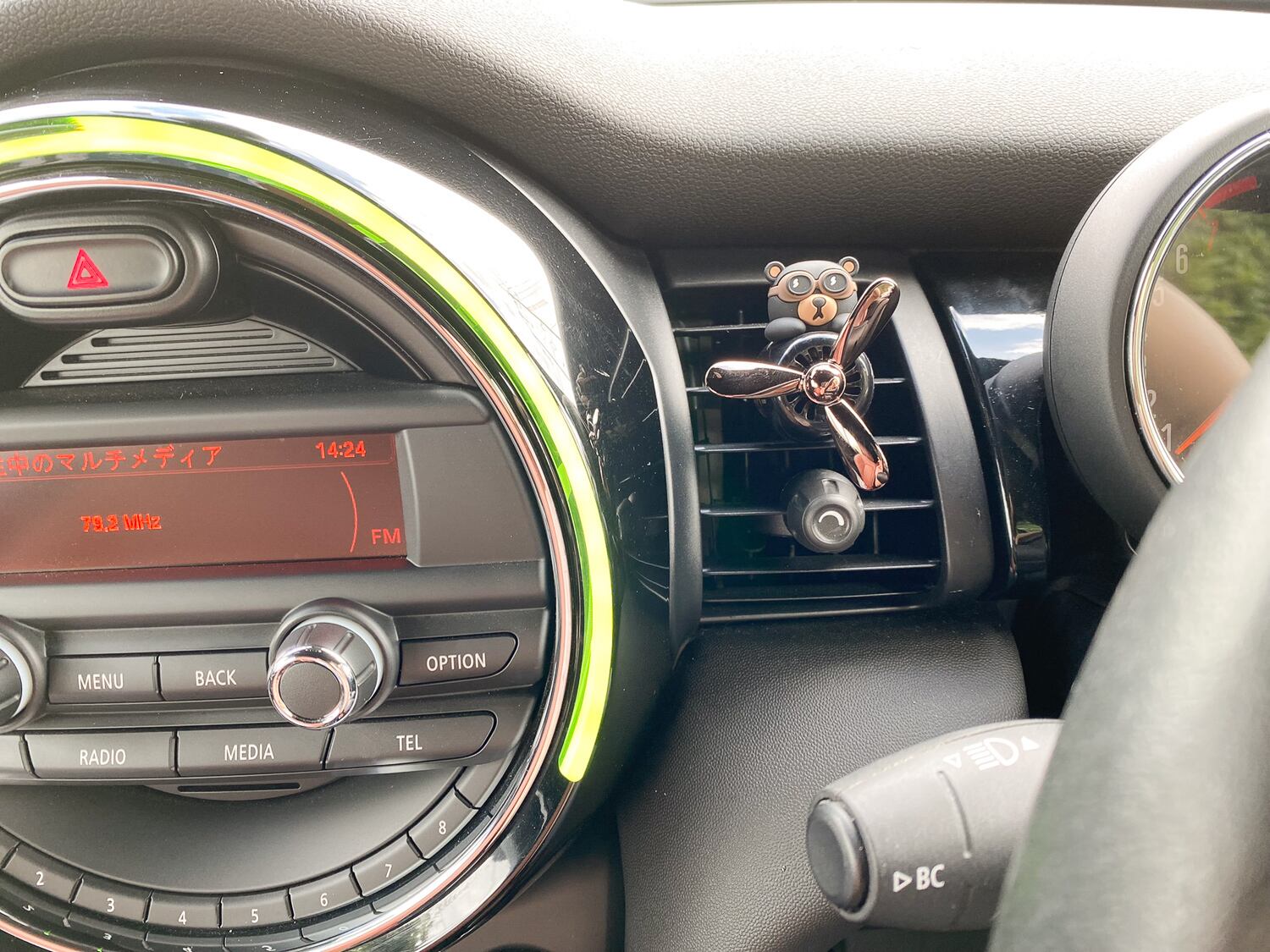 送風口のアクセントに カーエアコンアクセサリー ベア芳香剤 Mini Garage Paradox ミニクーパー Bmw Mini グッズ パーツ販売中