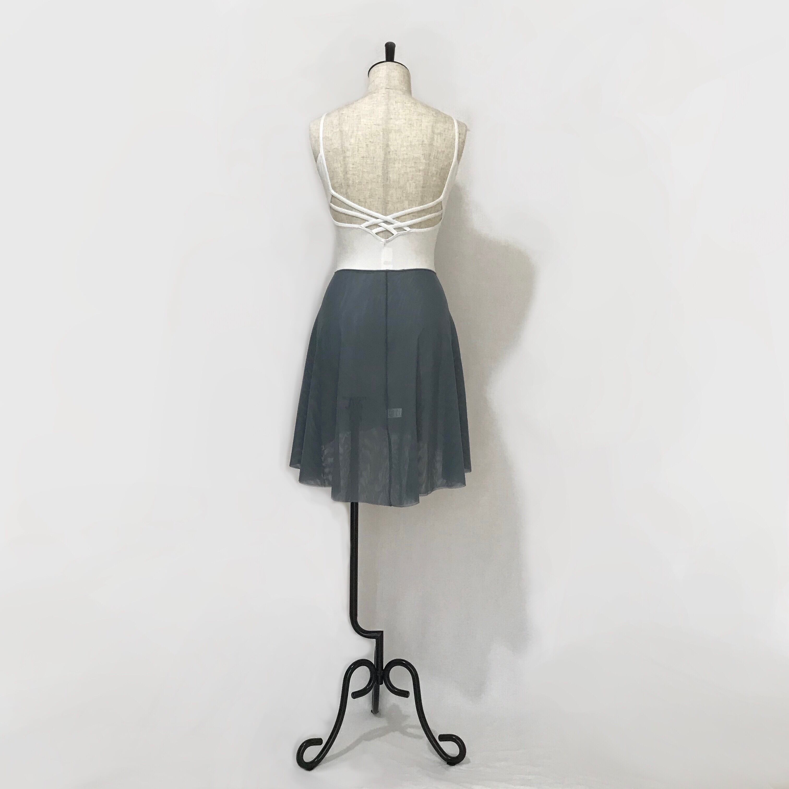 ◆Minimalist Ballet Skirt: SILVER GRAY (ミニマリスト・プルオンバレエスカート(シルバーグレー)) |  『Balletholic』大人のためのシンプルシックなバレエ・レッスンウエアSHOP　　 powered by BASE