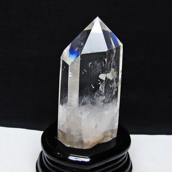 水晶 六角柱 水晶 ポイント 原石 置物 台座付属 一点物 152-4623