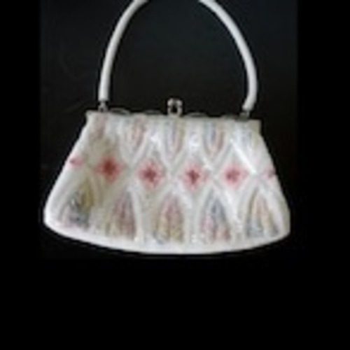 かわいい白のビーズバッグ　昭和レトロ　和装パーティー