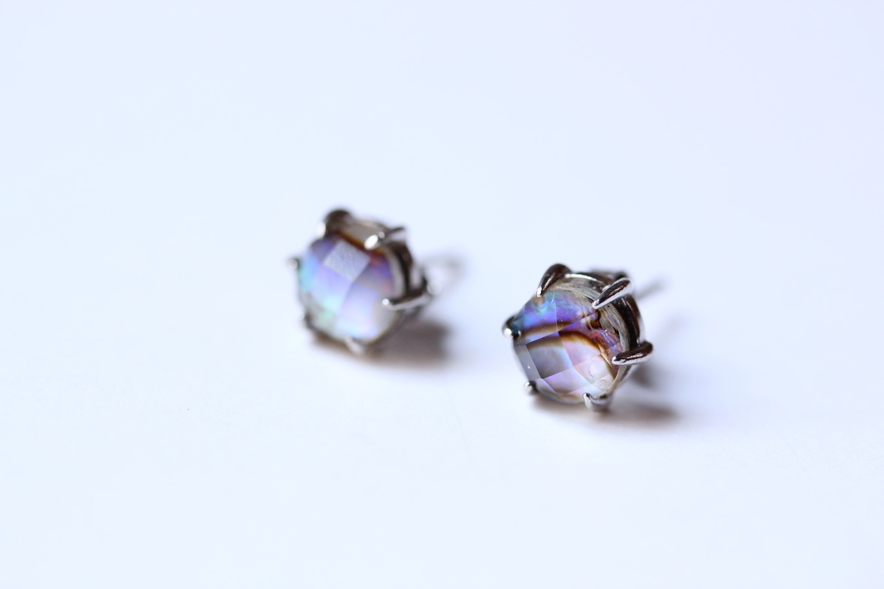 アヴァロンシェル×水晶の一粒ピアス