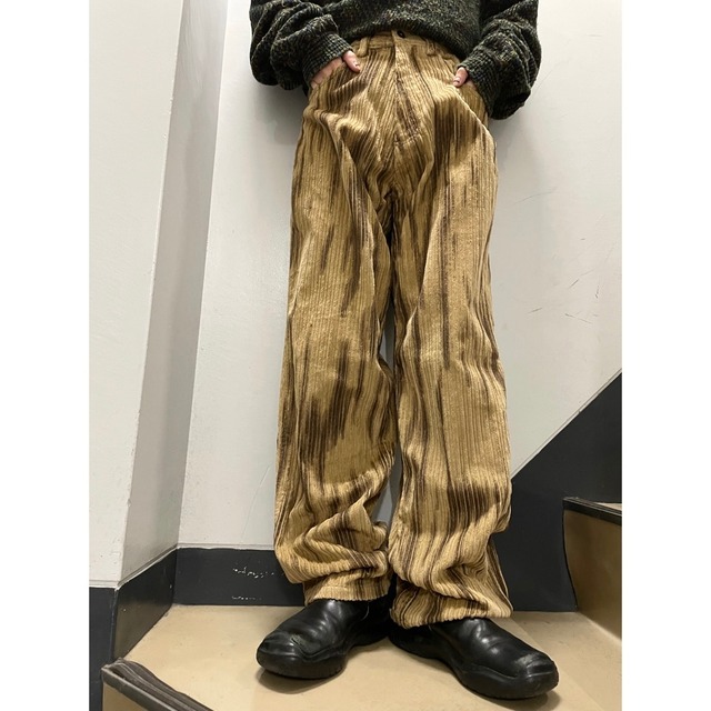 900
