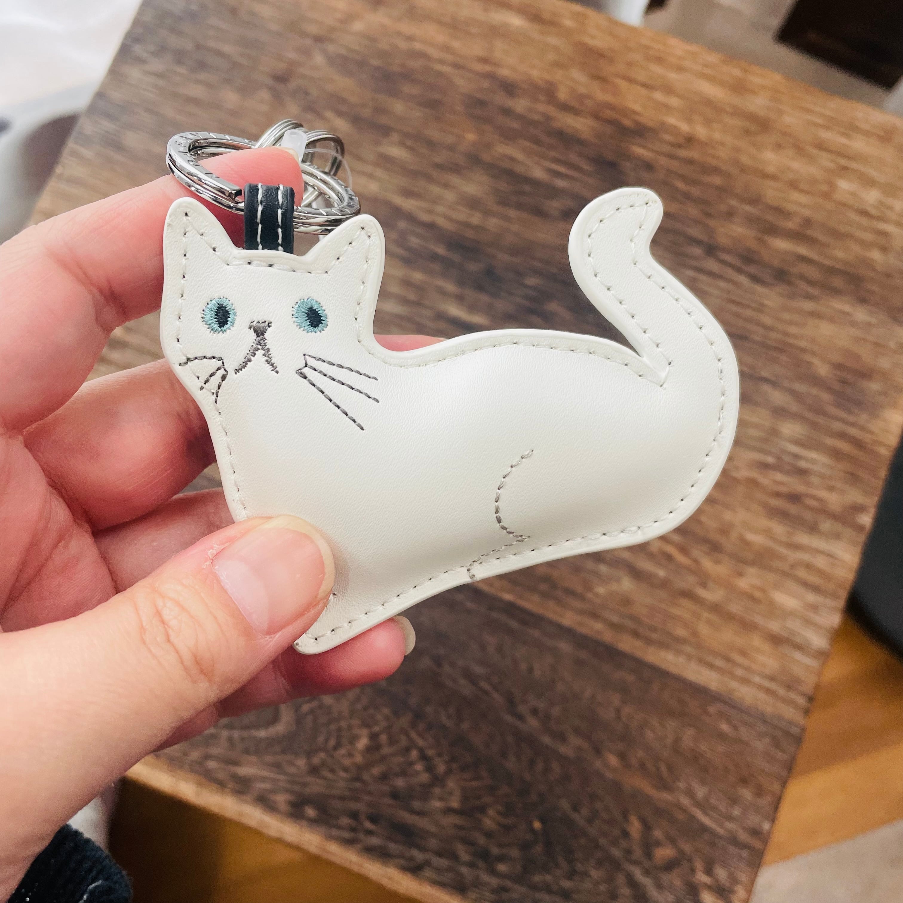 ☆キーホルダー｜キャットキーリング 白猫 黒猫 ねこ ネコ 猫雑貨 猫グッズ キーホルダー かわいい  プレゼント 贈り物