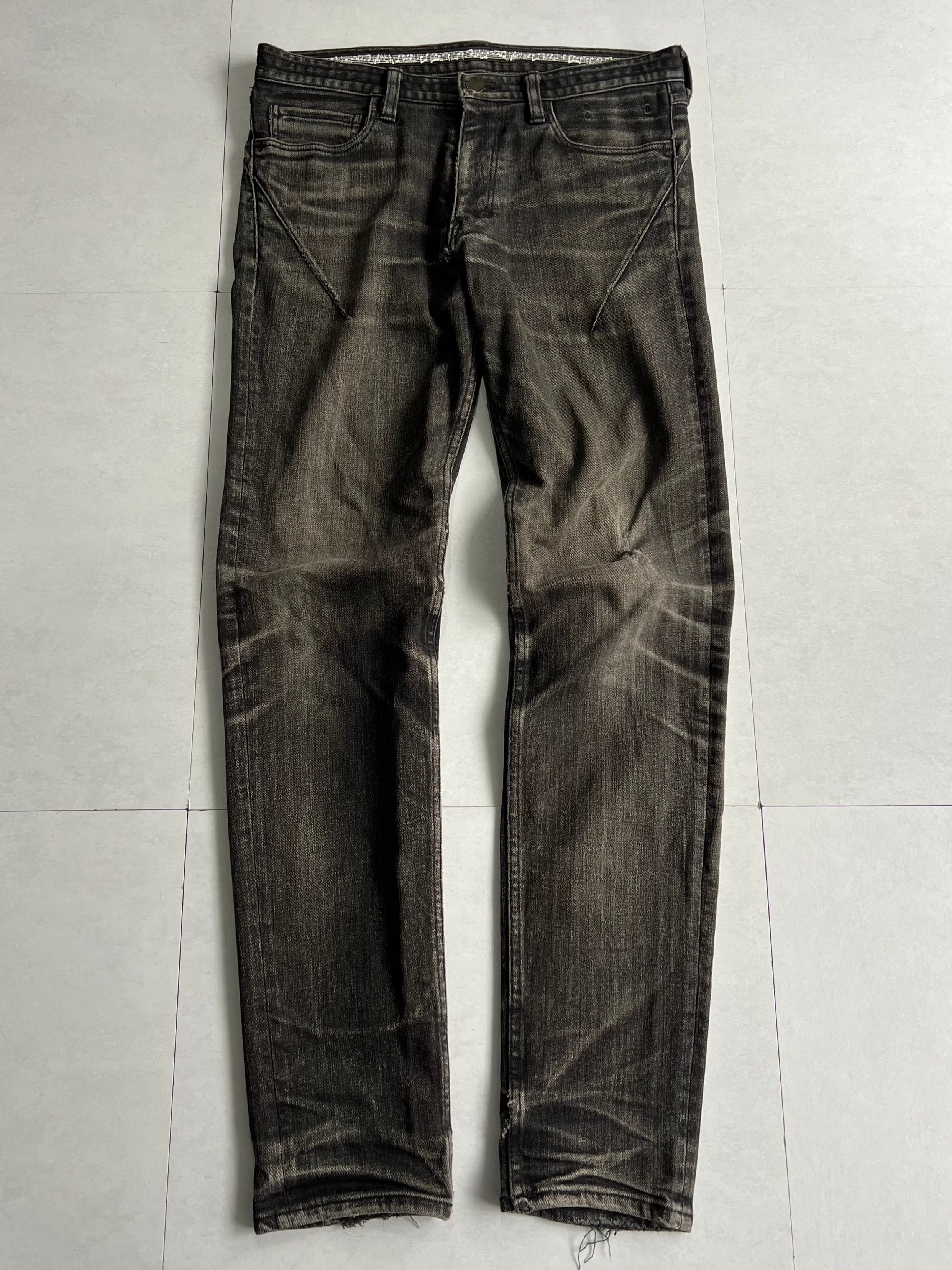 "n(n) by number nine"Dusty Wrinkled Denim