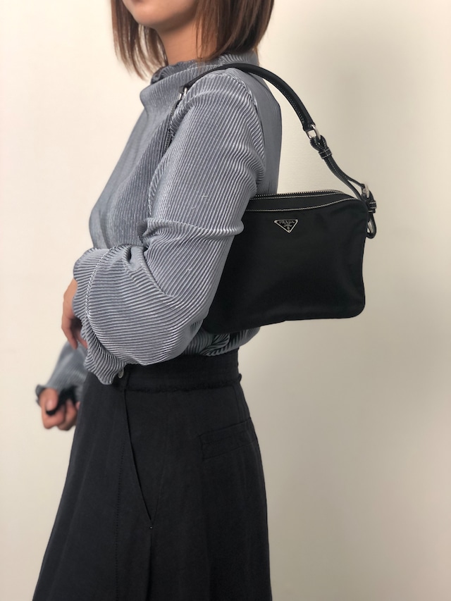 PRADA プラダ ショルダーバッグ ブラック トライアングルロゴ レザー ナイロン セミショルダーバッグ vintage ヴィンテージ オールド mshu7d