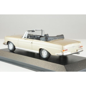 Maxichamps / ミニチャンプス (Minichamps の姉妹ブランド) 1/43 メルセデス・ベンツ 280 SE 3.5 カブリオレ 1970 ゴールドメタリック 940038130