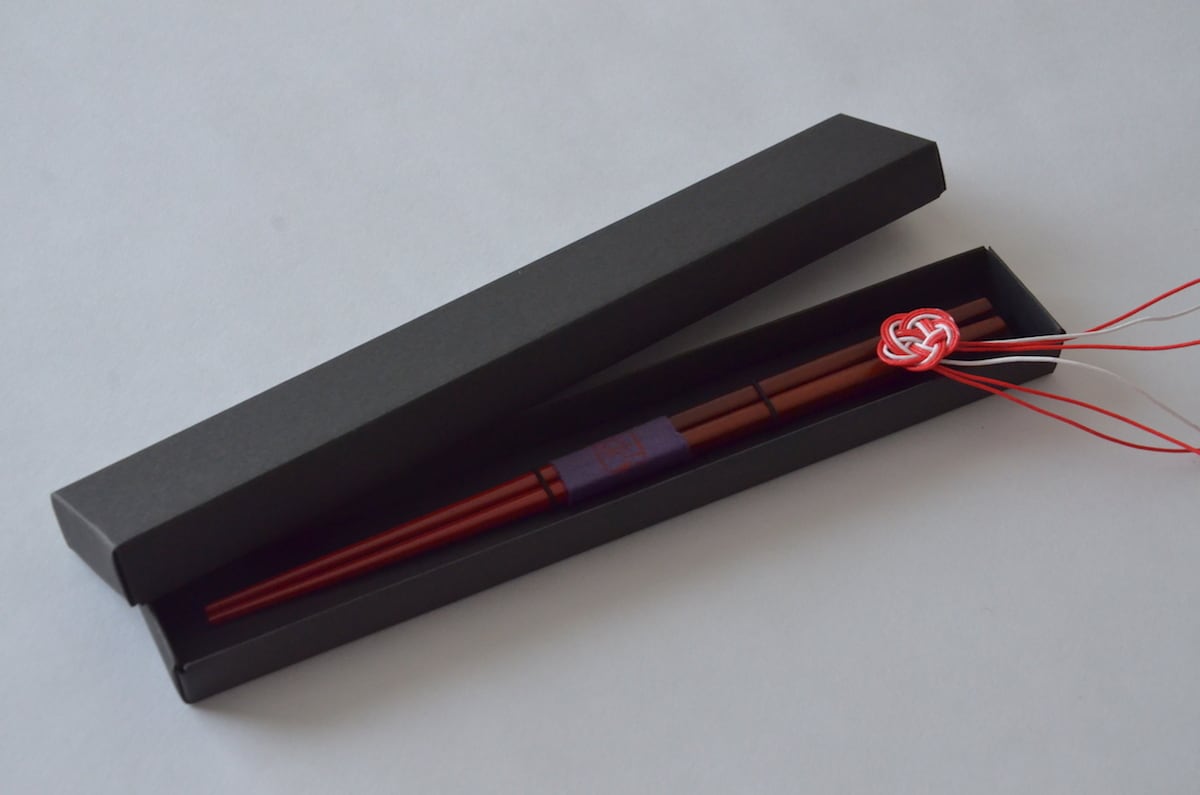 細口塗り箸【塗分け仕上げ】1膳 贈りもの化粧箱入(red / black お選びください)
