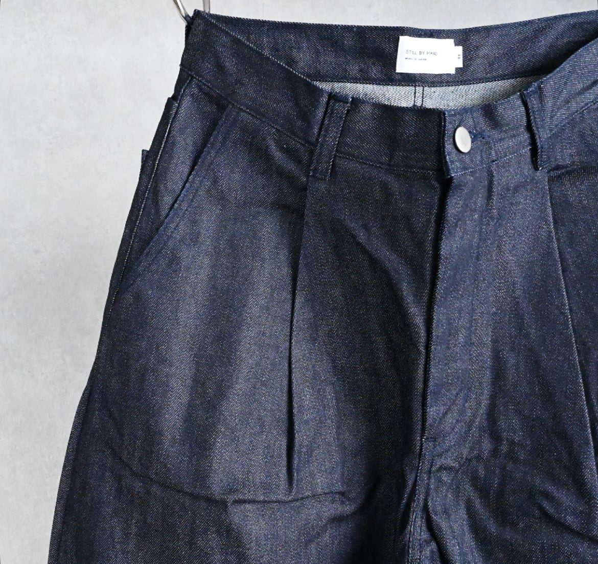 26SS》【STILL BY HAND】DEEP TUCK WIDE DENIM PANTS スティルバイ