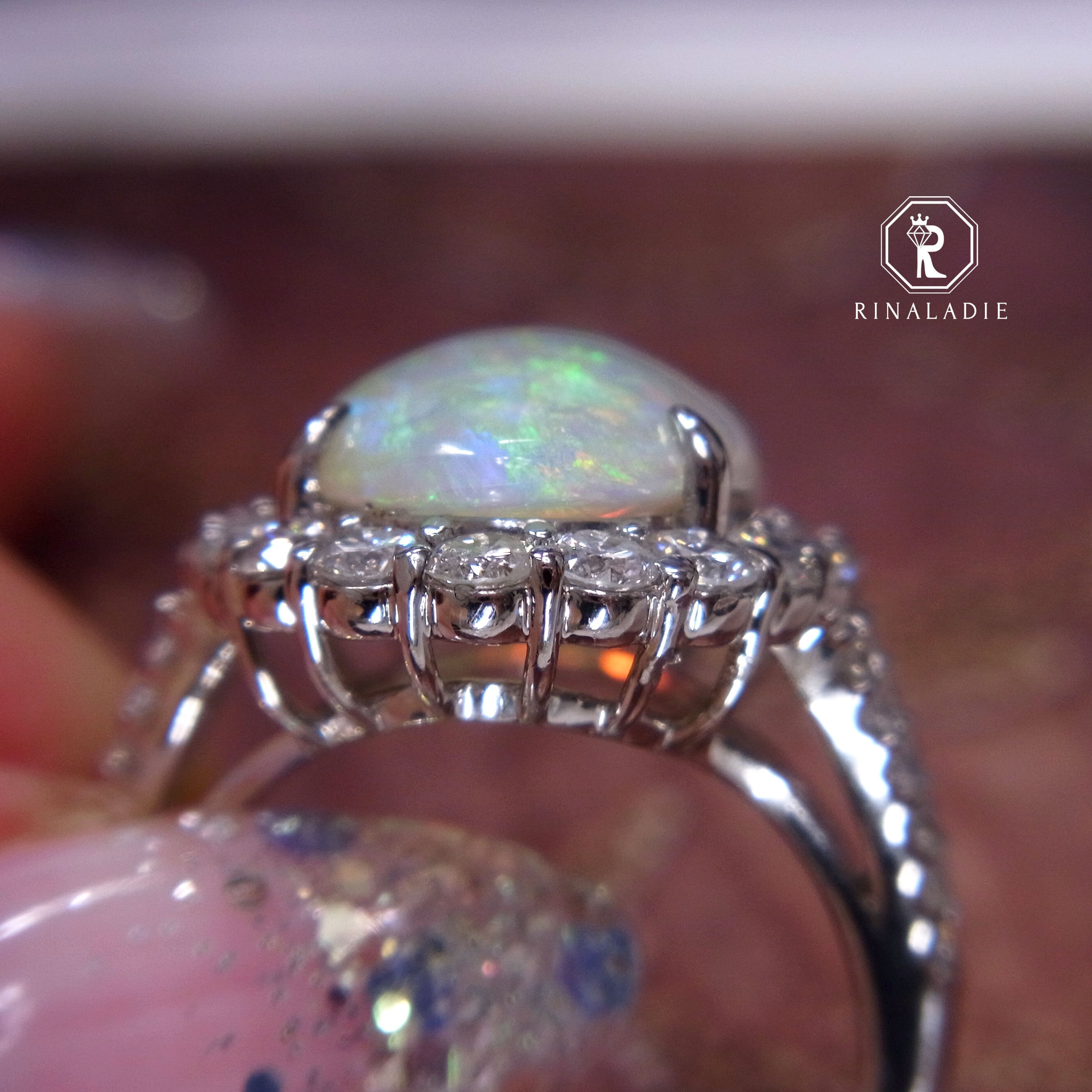 Pt900天然オパール4ct 天然ダイヤモンド総1.5ctハイジュエリーリング