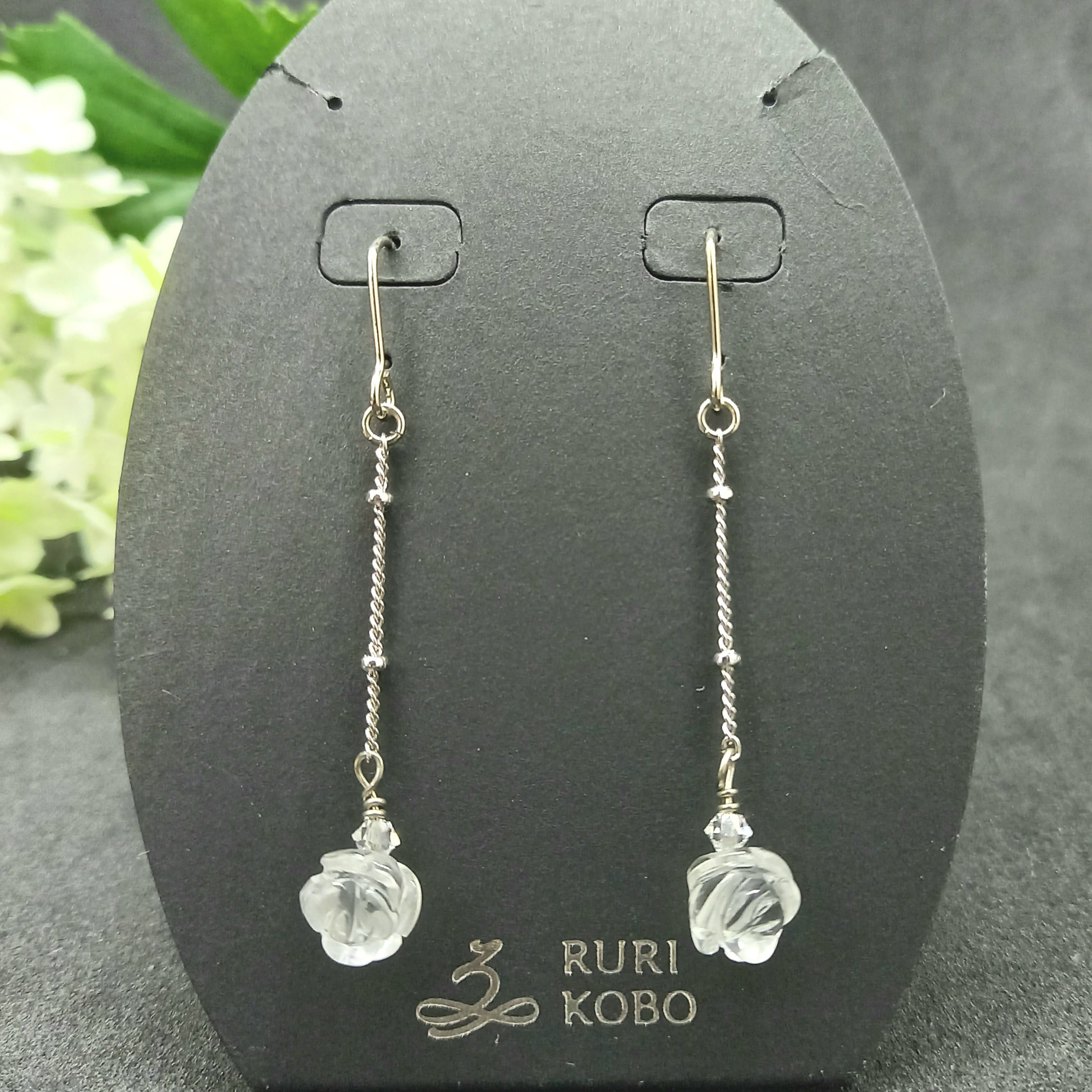 バラ型水晶のロングピアス バラ型水晶のロングピアス