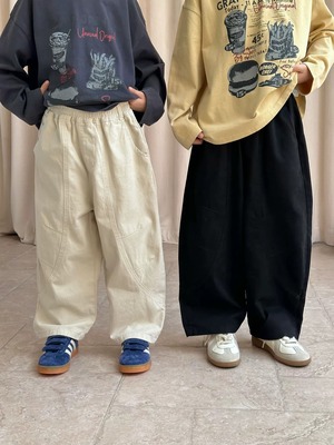 《取寄》ステッチテーパードパンツ （アイボリー／ブラック） XDJK 2025秋 韓国子供服 ボトムス パンツ チノパン コクーンパンツ 綿パン ワイドパンツ バレルレッグパンツ （90~150cm）