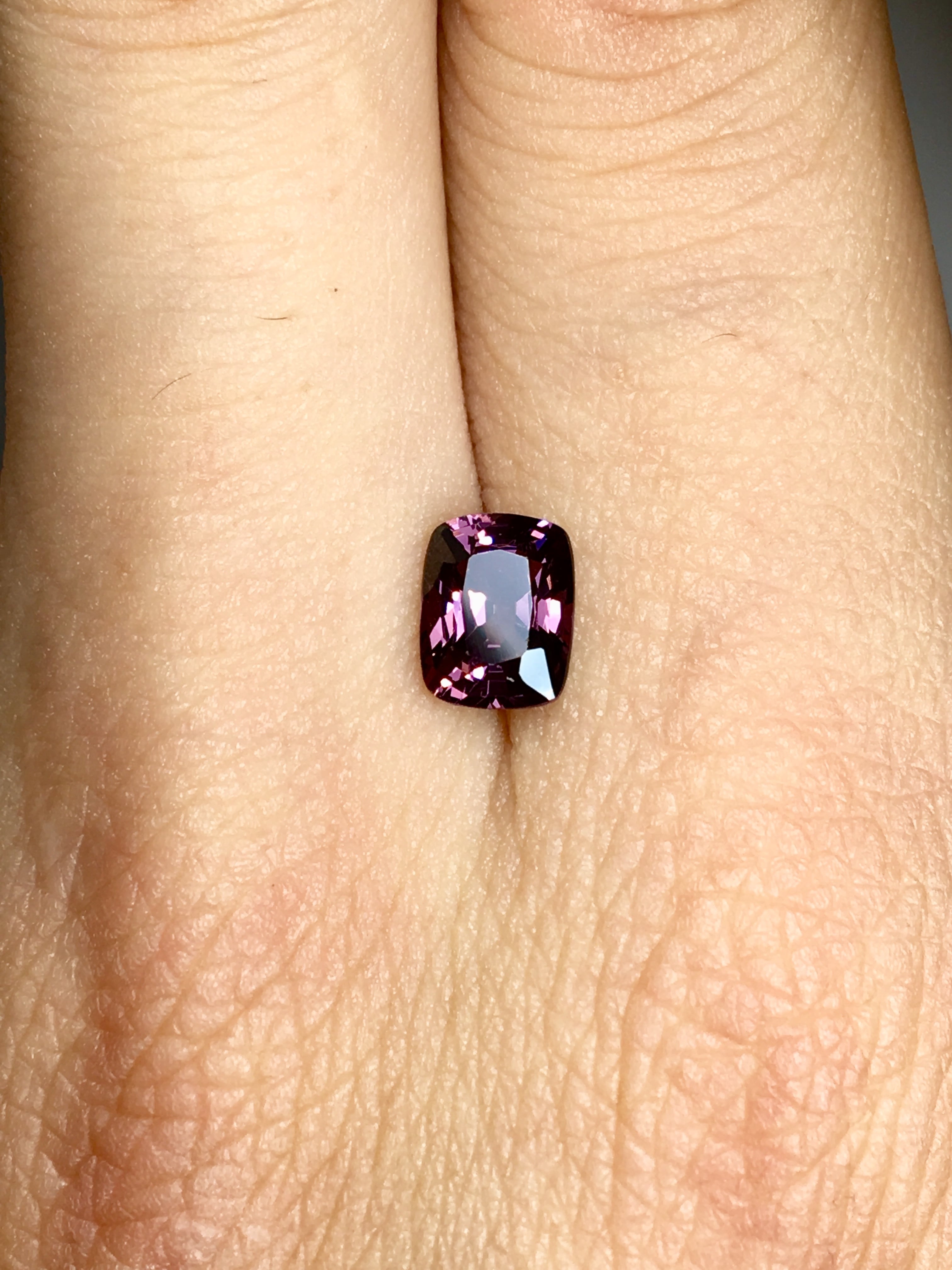 天然パープルスピネルルース1.466ct ソーティング付き 天然パープルスピネルルース1.466ct ソーティング付き