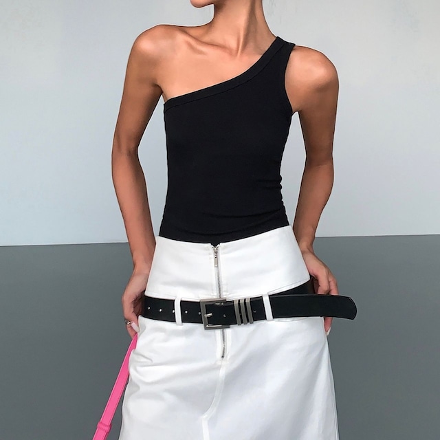 Contrast color diagonal shoulder design tank top 125628