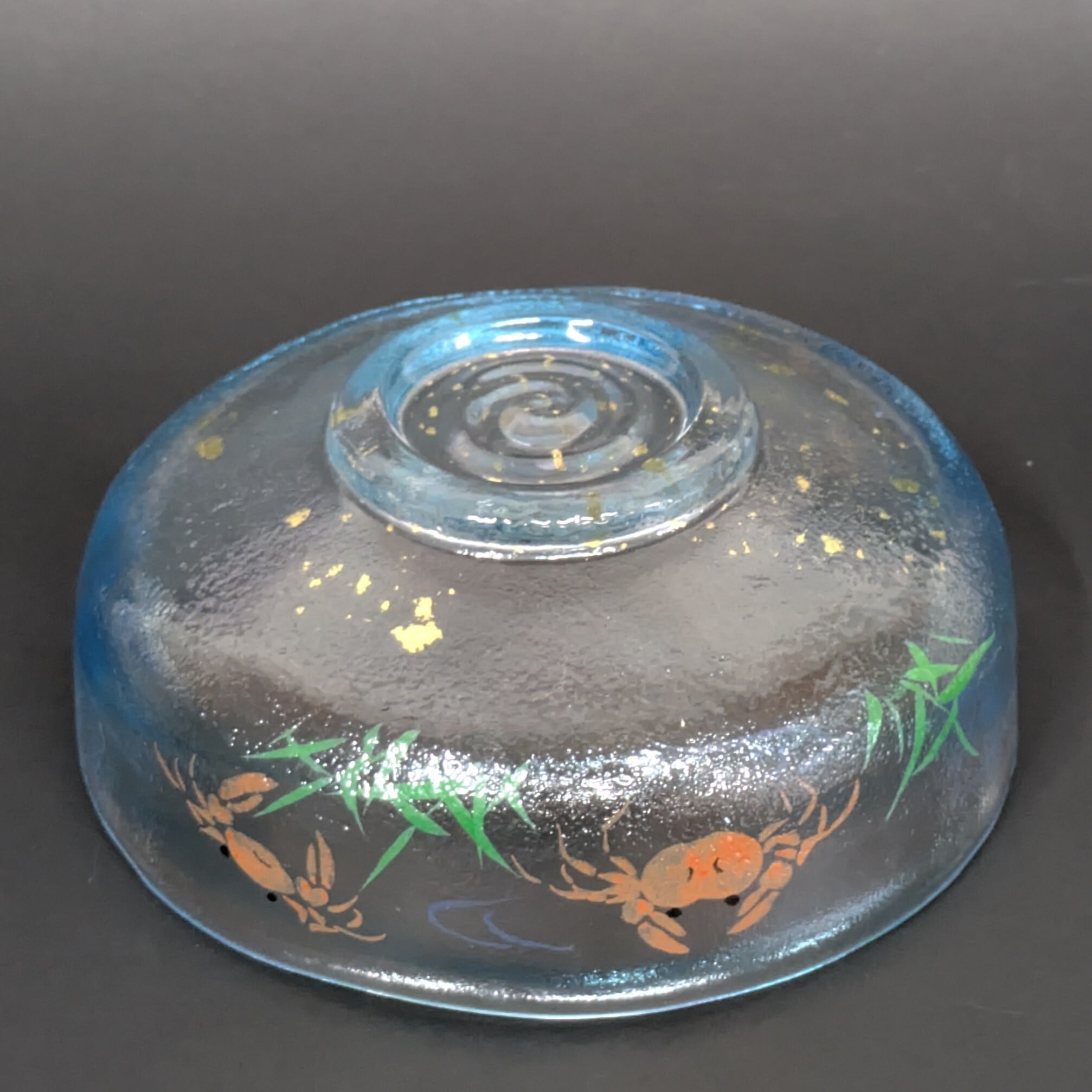 茶道具 【広畑久仁彦】蟹図 ガラス 平茶碗 紙箱 義山 夏茶碗 馬盥茶碗 義山 蟹 広畑久仁彦 | sankyoudou