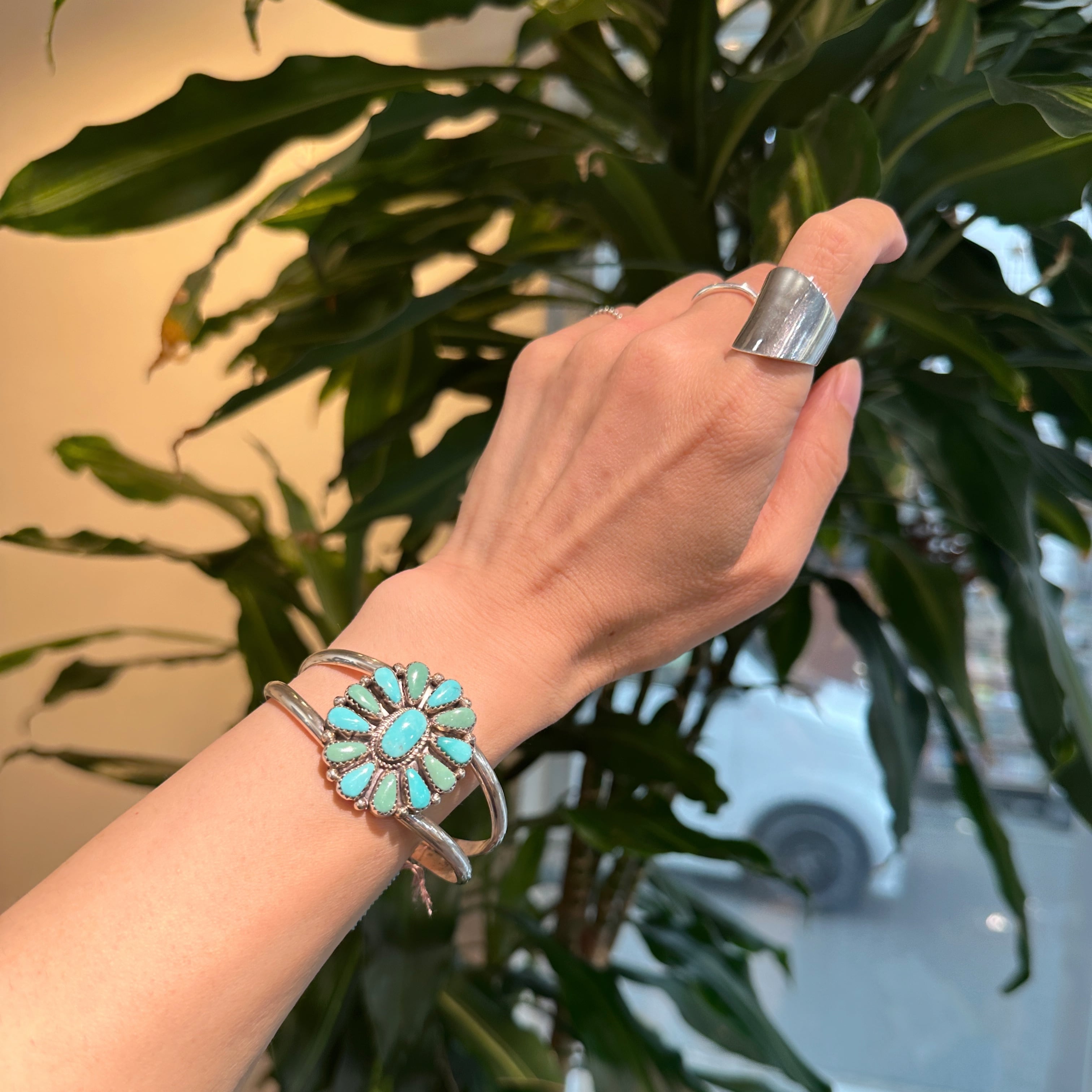 Indian Jewelry 》 【一点物再入荷】ターコイズ フラワー バングル