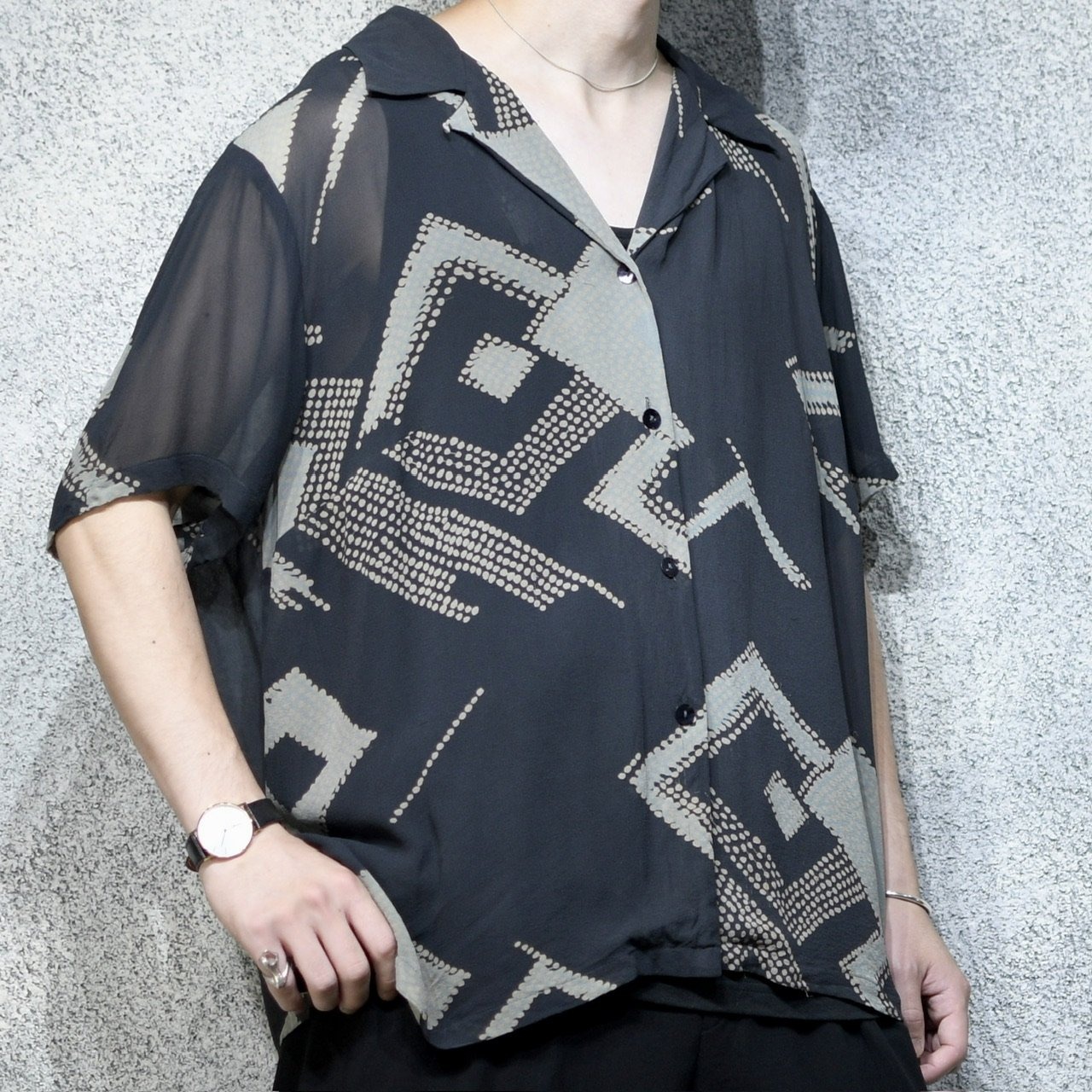 sheer pattern open collar shirt