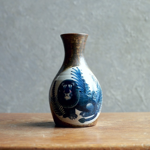 ポッとほっぺが赤いライオンのフラワーベース