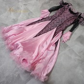 社交ダンス 衣装 スタンダード ドレス ワンピース レッスンウェア パーティ衣装 黒 ピンク系 ブラック系 ICHIOKU イチオク レース フリル シルエット 二重スカート ストレッチ ファスナー おしゃれ 可愛い フェミニン 洗える 軽量 高級感 おすすめ レディース パフォーマンス 用 ドレスアップ かわいい 2023年新作