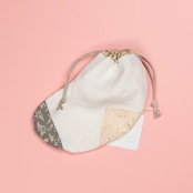 < saupoudrer > リネンのくつした巾着袋