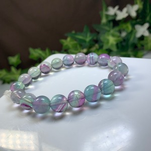 10.うる艶フローライト・ブレスレット