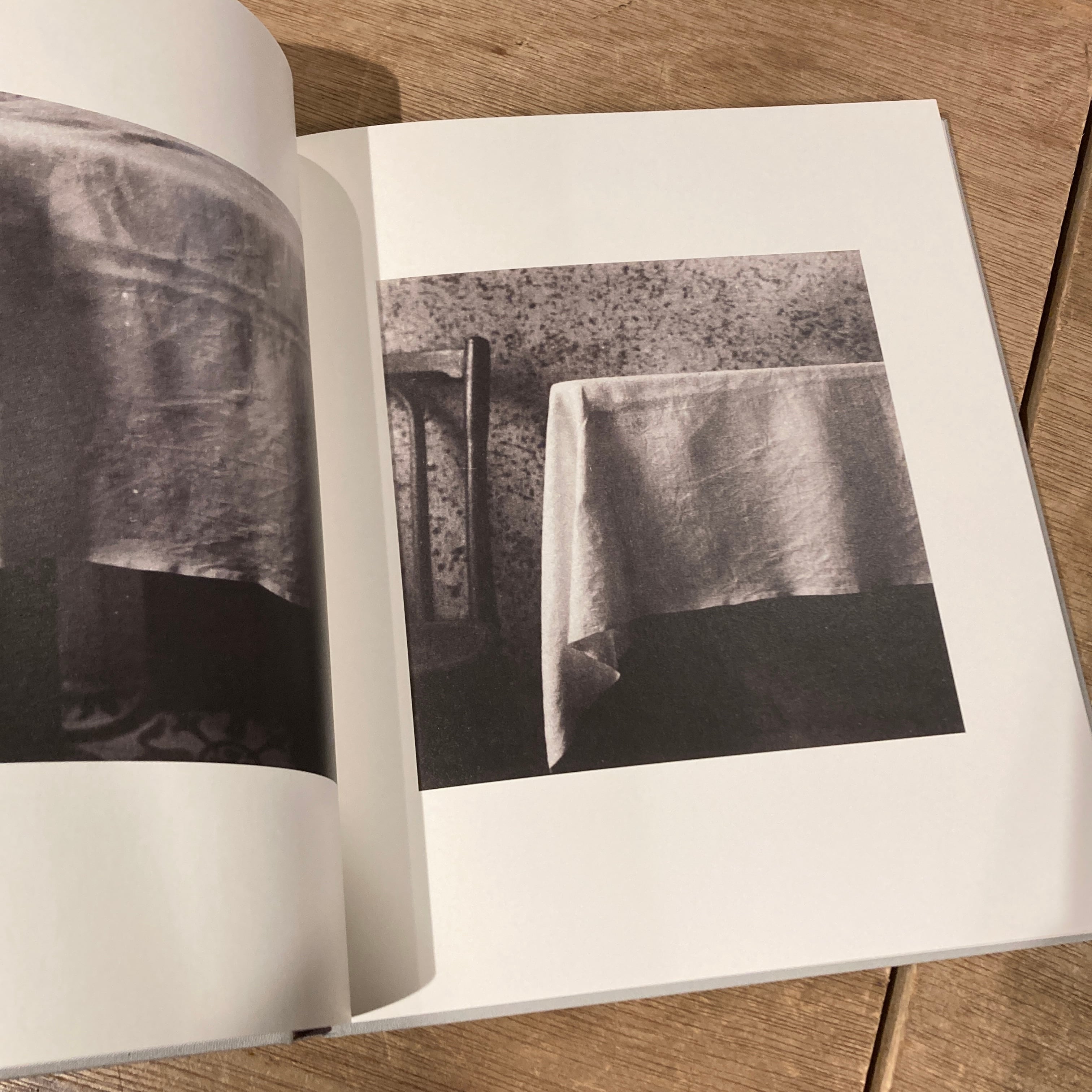 Cy Twombly Photographs Lyrical Variations サイ・トゥオンブリ―の