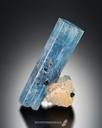 アクアマリン / フローライト / ショール / フェルスパー【Aquamarine with Fluorite & Schorl on Feldspar】ナミビア産