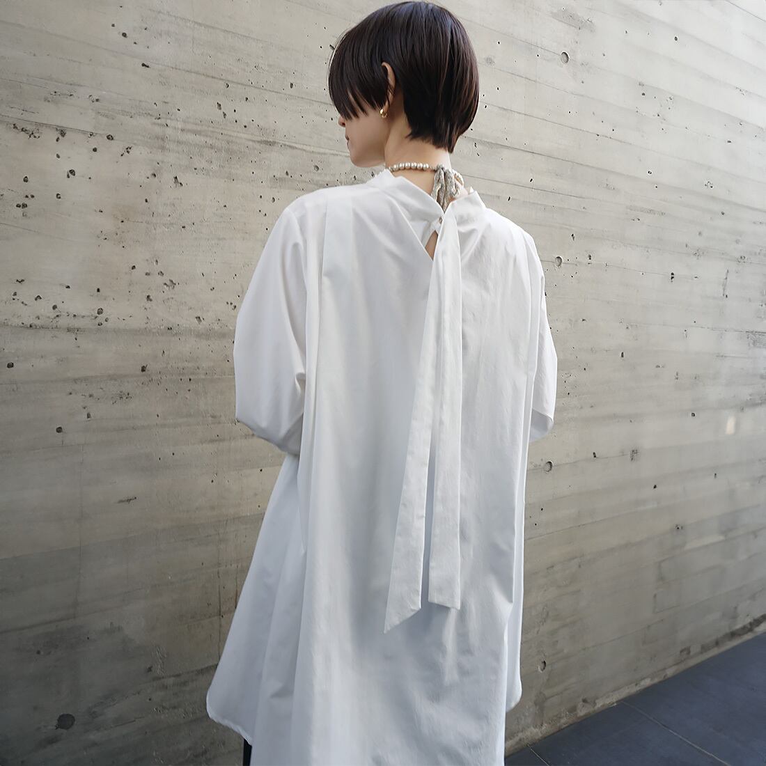 スタンドオーバーロングカフスブラウス | FASHFREN/ファッシュフレン