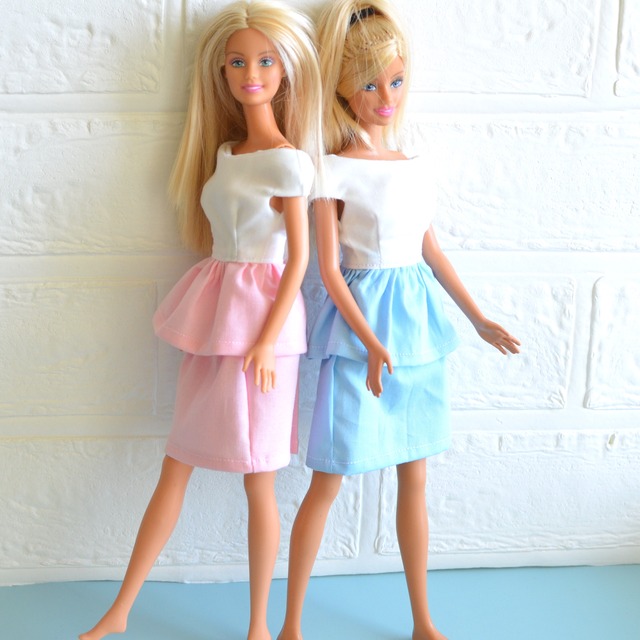 バービー ノーマル サイズ オフショルダー のワンピース 水色 りんごぽんのおみせ
