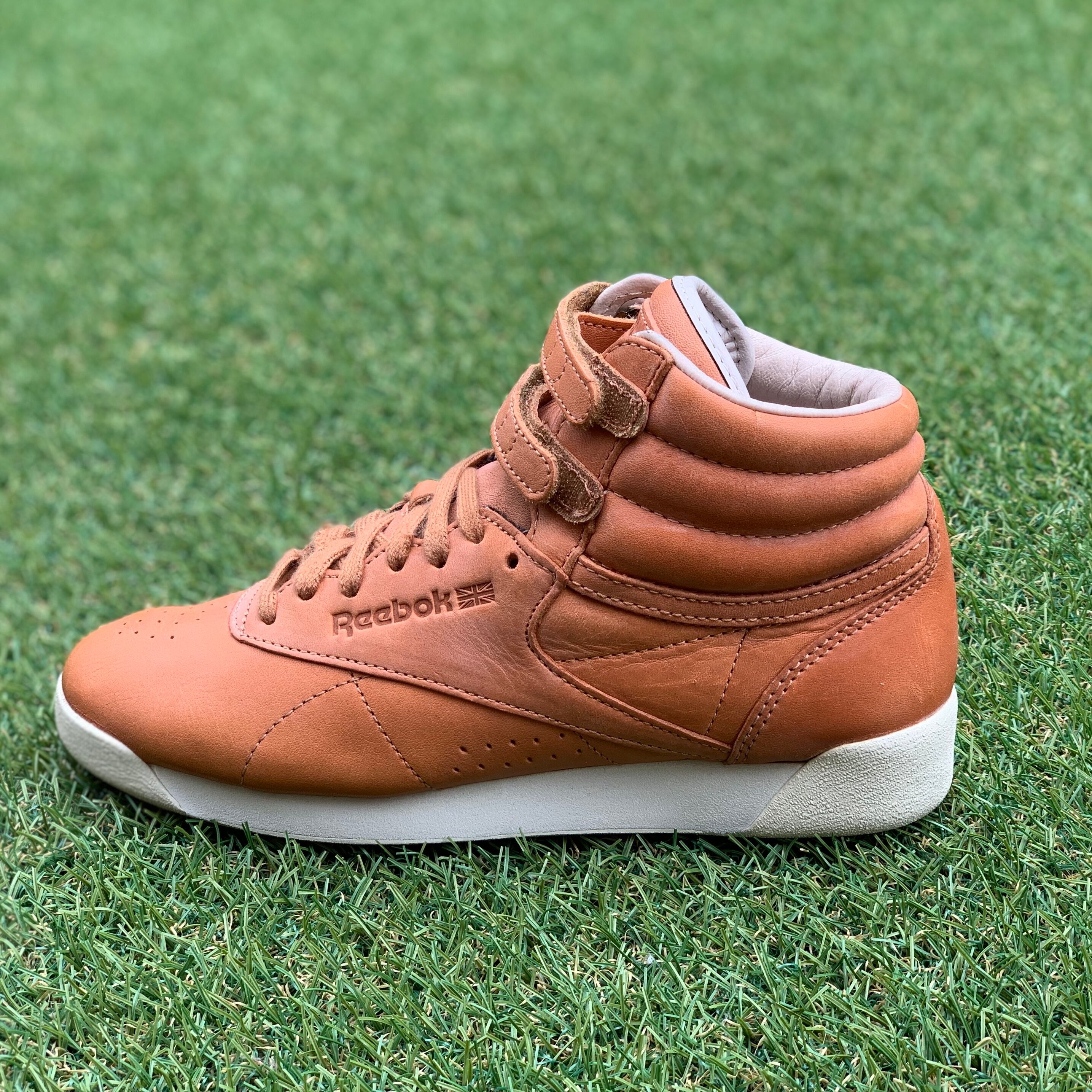 Reebok FREESTYLE HI リーボック フリースタイル ハイ C200