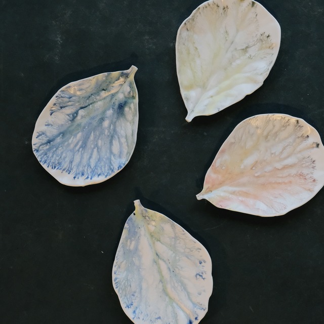 片瀬有美子　Yumiko Katase  "moca"　リーフ　小皿　K10