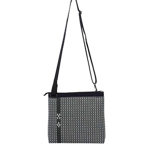 【アウトレットSALE】角通し黒 トラベルショルダー [MINSAH]