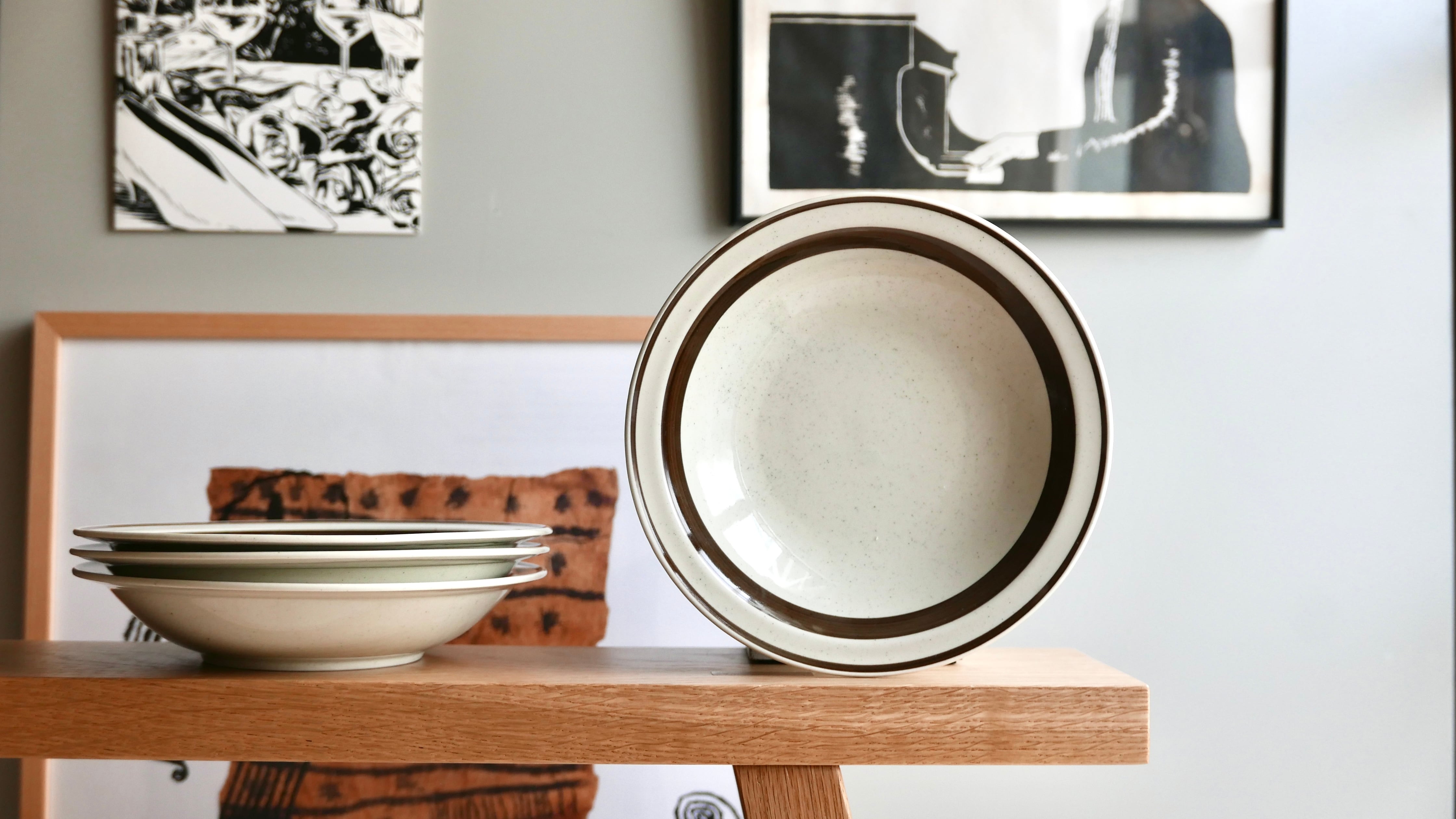"不均一に歪んだスープ皿"  old japan stoneware