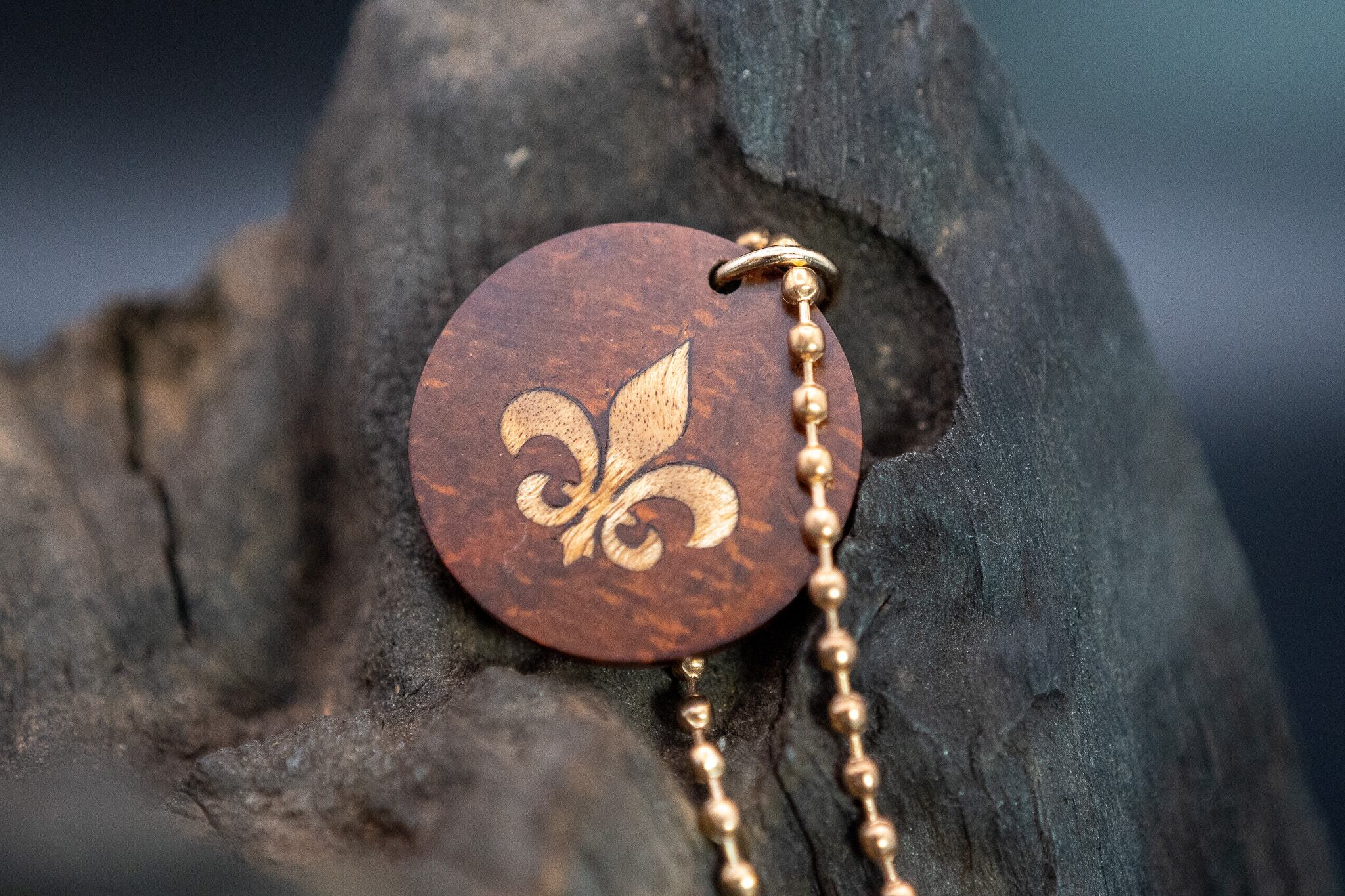 【21世紀最高峰の材】サイアミーズローズウッド マイクロカーリー ラウンド タグ 象嵌 フルールドリス