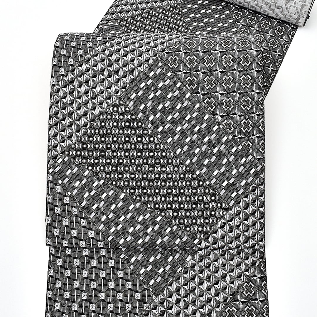 新品　西陣織八寸名古屋帯　切子模様【仕立付き】⑧ 新品西陣織八寸名古屋帯切子模様【仕立付き】⑧ 人気の白地