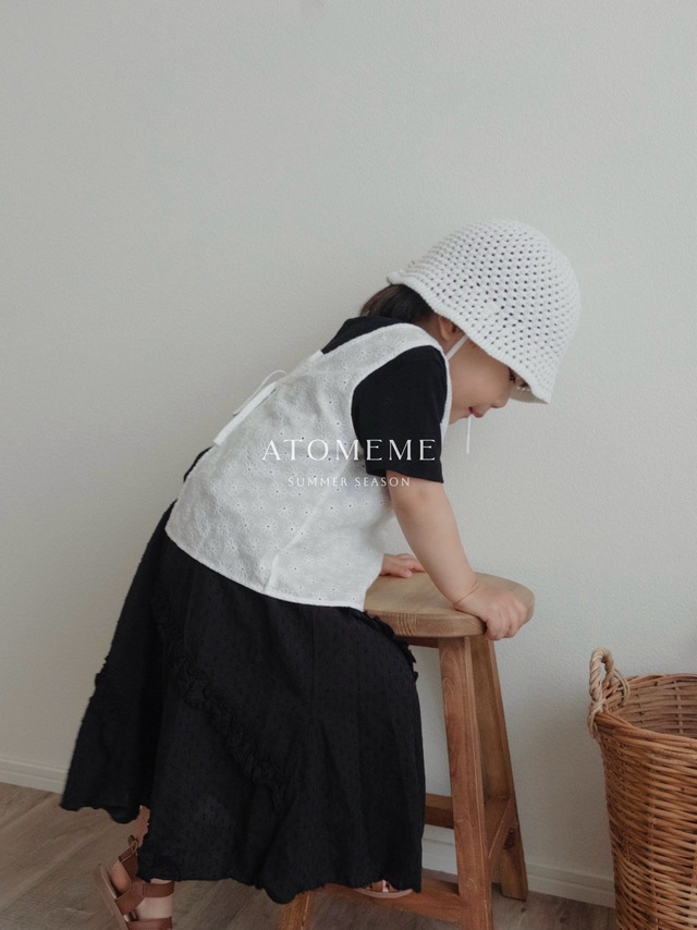 [atomeme] Nicole Sleeveless T-shirt / [아토메메] 니콜나시티