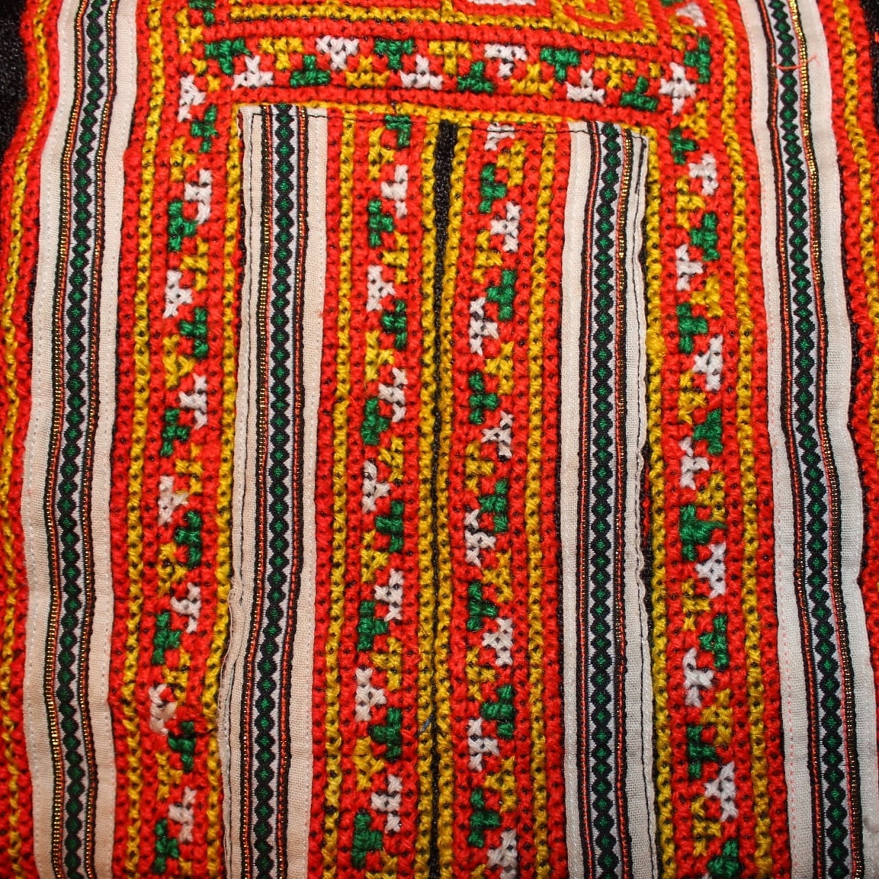 モン族刺繍サルエルパンツ[A] | タイの民族刺繍雑貨・衣料スアイチャイ